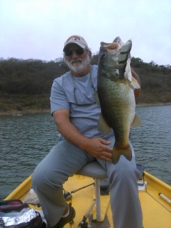 Terry Oldham with 11 pound Comedero lunker!