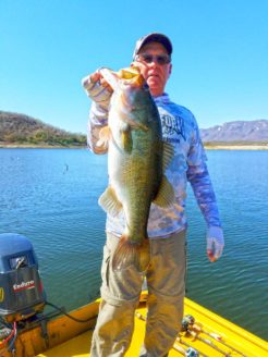 JW Peterson bass fishing in Mexico with RSJA
